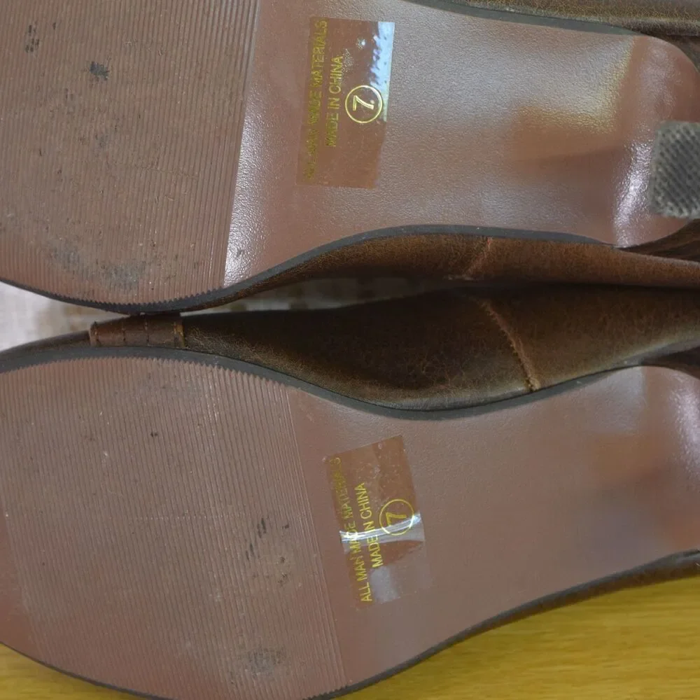 Vintage 90's 2000s Soda Brown Faux Leather Kitten Heels Size 7 Y2K Grunge Buckle
